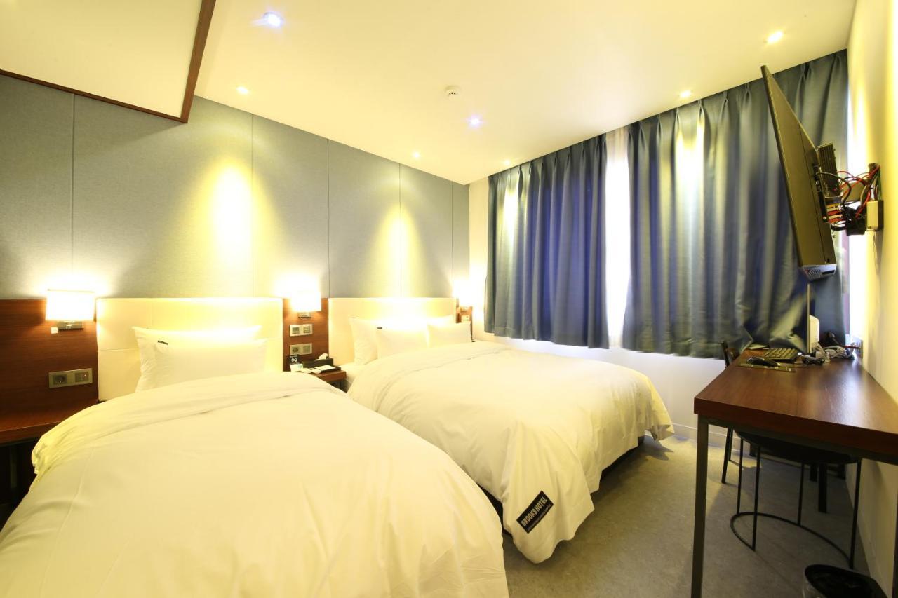 Brooks Hotel Tongyeong Exterior photo