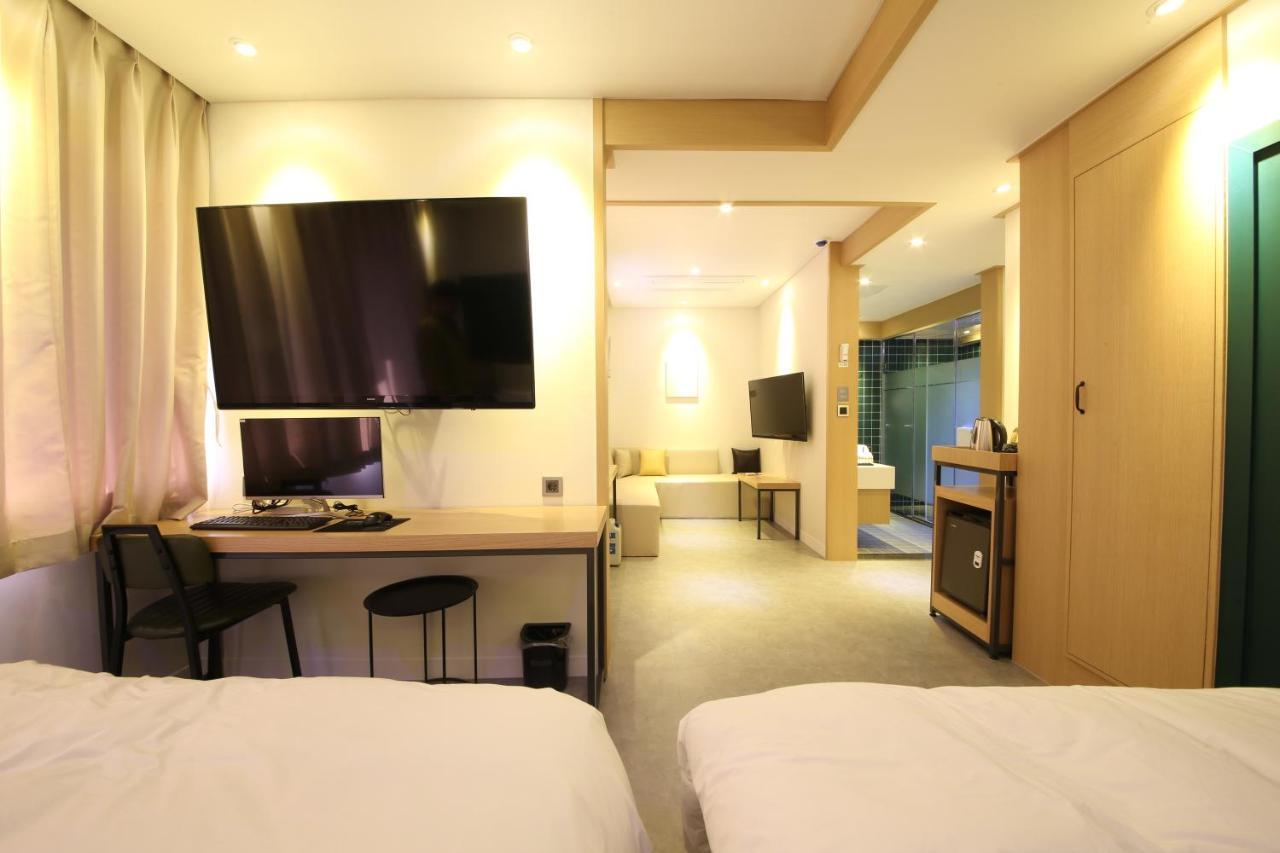 Brooks Hotel Tongyeong Exterior photo